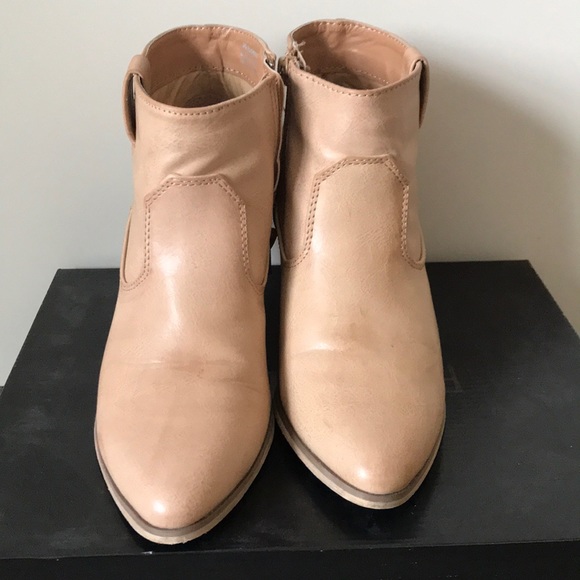 Boots - Picture 3 of 5